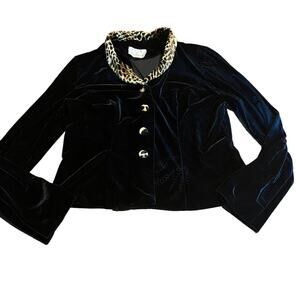 Vintage SSADA U.S.A. Women’s Black Velvet Top Animal Print Collar